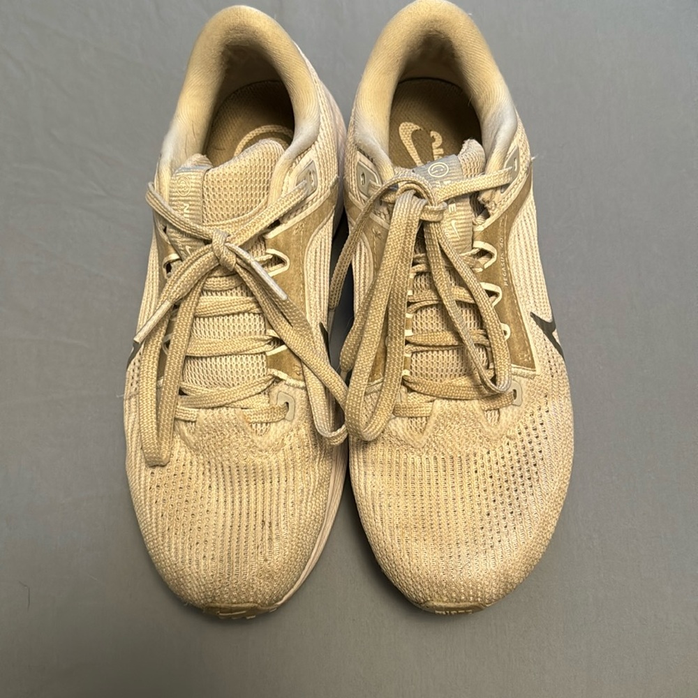 Womens Nike Sneakers